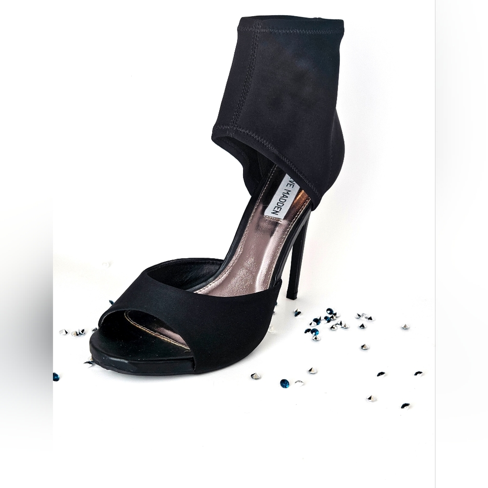 Steve Madden 5 inch pumps